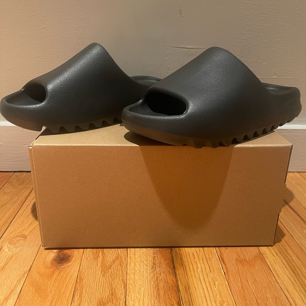 SOLD- Adidas Yeezy Slide, Onyx
Size 8 US Men / 9.5 US Women